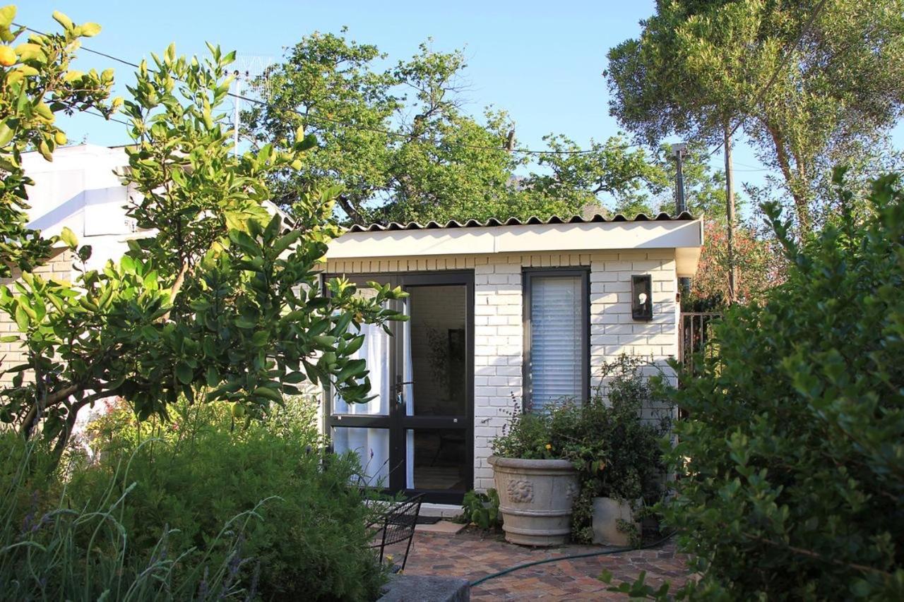 Courtyard Studio Lights And Wi Fi During Load Shedding Stellenbosch Exteriér fotografie