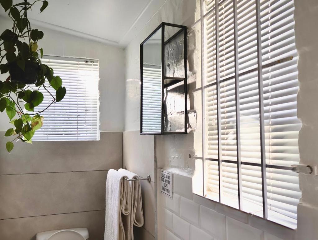 Courtyard Studio Lights And Wi Fi During Load Shedding Stellenbosch Exteriér fotografie