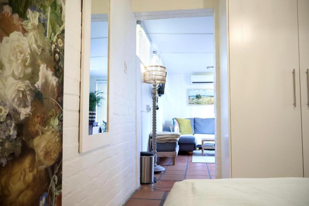 Courtyard Studio Lights And Wi Fi During Load Shedding Stellenbosch Exteriér fotografie